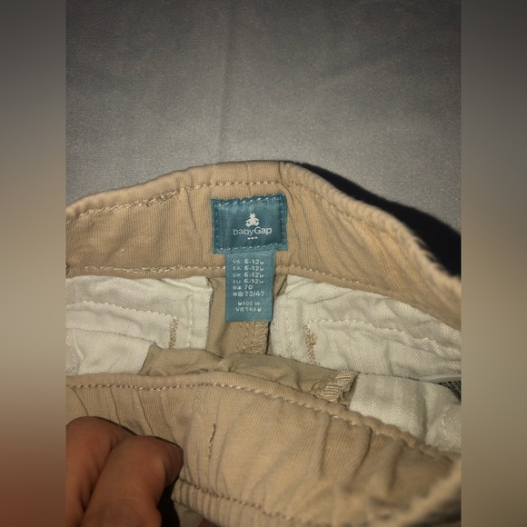 Khaki shorts - Picture 2 of 2